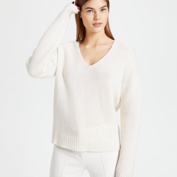 Theory ivory V-Neck oversized cashmere Sweater - Picture 1 of 10
